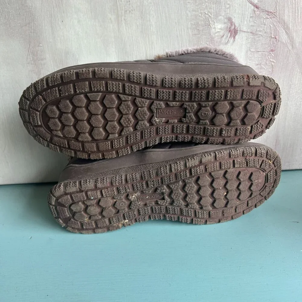 Minnetonka Timpson Tulsa Slip-On Snowshoes Low Tops Women's Size 9 Fur Lined